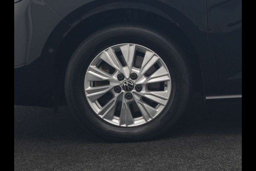 Volkswagen Multivan 1.4 eHybrid 7 Zits PHEV 218pk Dealer O.H | Trekhaak Af Fabriek | Panodak | IQ Light | Camera | Stoelverwarming | Apple Carplay | Navigatie | DAB | Cruise Control | 17"L.M | Plug In Hybrid |