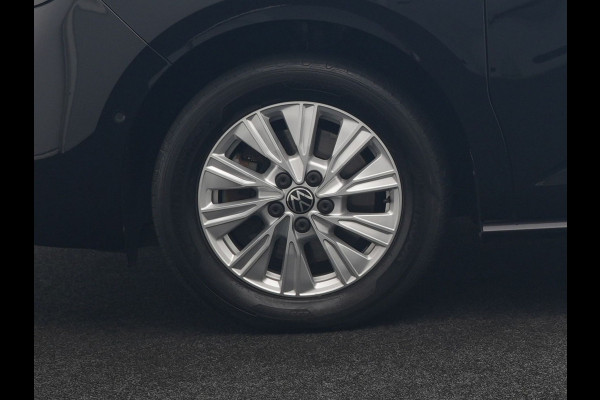 Volkswagen Multivan 1.4 eHybrid 7 Zits PHEV 218pk Dealer O.H | Trekhaak Af Fabriek | Panodak | IQ Light | Camera | Stoelverwarming | Apple Carplay | Navigatie | DAB | Cruise Control | 17"L.M | Plug In Hybrid |