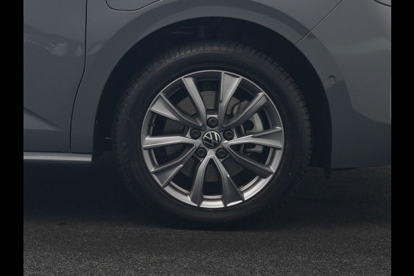 Volkswagen Multivan 1.4 eHybrid Energetic 6 Zits PHEV 218pk Dealer O.H | SOH 96,1% | Trekhaak Af Fabriek | Panodak | IQ Light | Camera | Stoelverwarming | Keyless | Sfeerverlichting | Navigatie | DAB | Cruise Control | Plug In Hybrid |
