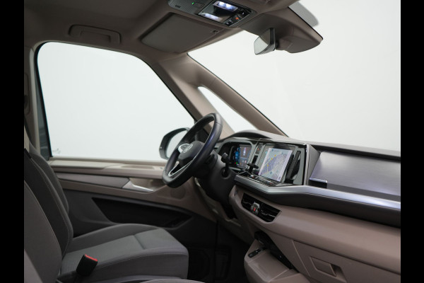 Volkswagen Multivan 1.4 eHybrid Bulli 7 Zits PHEV 218pk Dealer O.H | Trekhaak Af Fabriek | Adaptive Cruise | Camera | Sportstoelen & Stuur Verwarmd | Apple Carplay | BLIS | Navigatie | Virtual | DAB | 17"L.M | Plug In Hybrid |