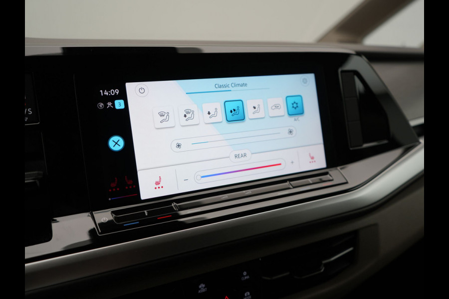 Volkswagen Multivan 1.4 eHybrid Bulli 7 Zits PHEV 218pk Dealer O.H | Trekhaak Af Fabriek | Adaptive Cruise | Camera | Sportstoelen & Stuur Verwarmd | Apple Carplay | BLIS | Navigatie | Virtual | DAB | 17"L.M | Plug In Hybrid |