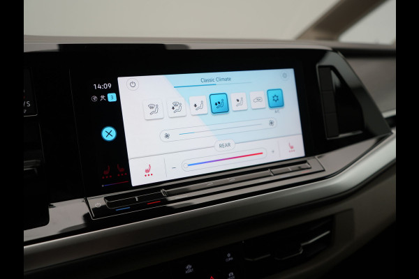 Volkswagen Multivan 1.4 eHybrid Bulli 7 Zits PHEV 218pk Dealer O.H | Trekhaak Af Fabriek | Adaptive Cruise | Camera | Sportstoelen & Stuur Verwarmd | Apple Carplay | BLIS | Navigatie | Virtual | DAB | 17"L.M | Plug In Hybrid |