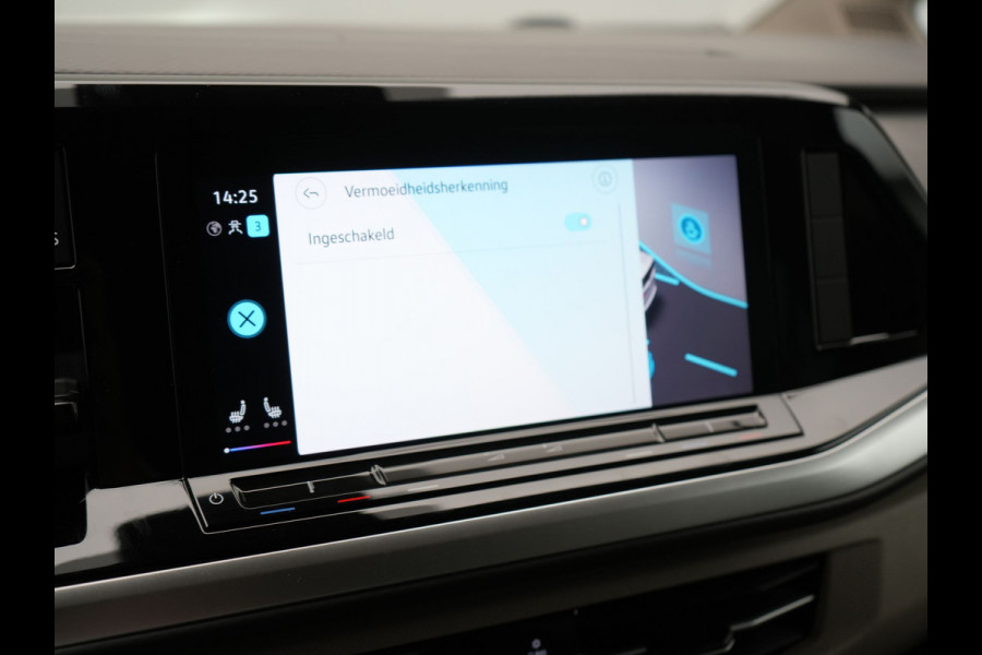 Volkswagen Multivan 1.4 eHybrid Bulli 7 Zits PHEV 218pk Dealer O.H | Trekhaak Af Fabriek | Adaptive Cruise | Camera | Sportstoelen & Stuur Verwarmd | Apple Carplay | BLIS | Navigatie | Virtual | DAB | 17"L.M | Plug In Hybrid |