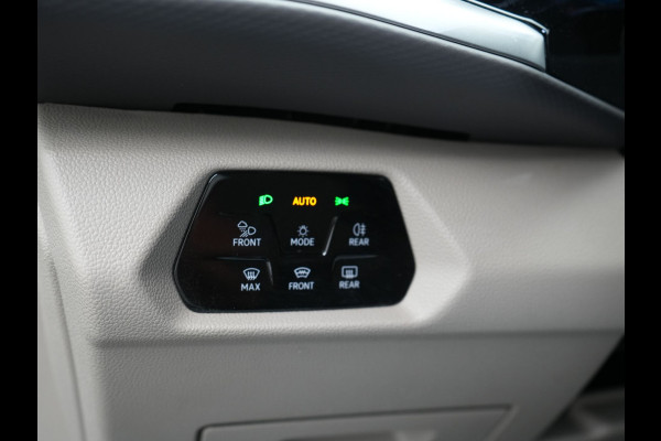 Volkswagen Multivan 1.4 eHybrid Bulli 7 Zits PHEV 218pk Dealer O.H | Trekhaak Af Fabriek | Adaptive Cruise | Camera | Sportstoelen & Stuur Verwarmd | Apple Carplay | BLIS | Navigatie | Virtual | DAB | 17"L.M | Plug In Hybrid |