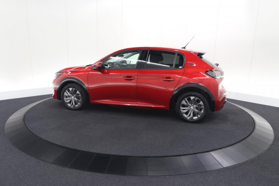 Peugeot e-208 EV Allure Pack 50 kWh | SOH 92% | Camera | Navigatie | Parkeersensoren | Keyless