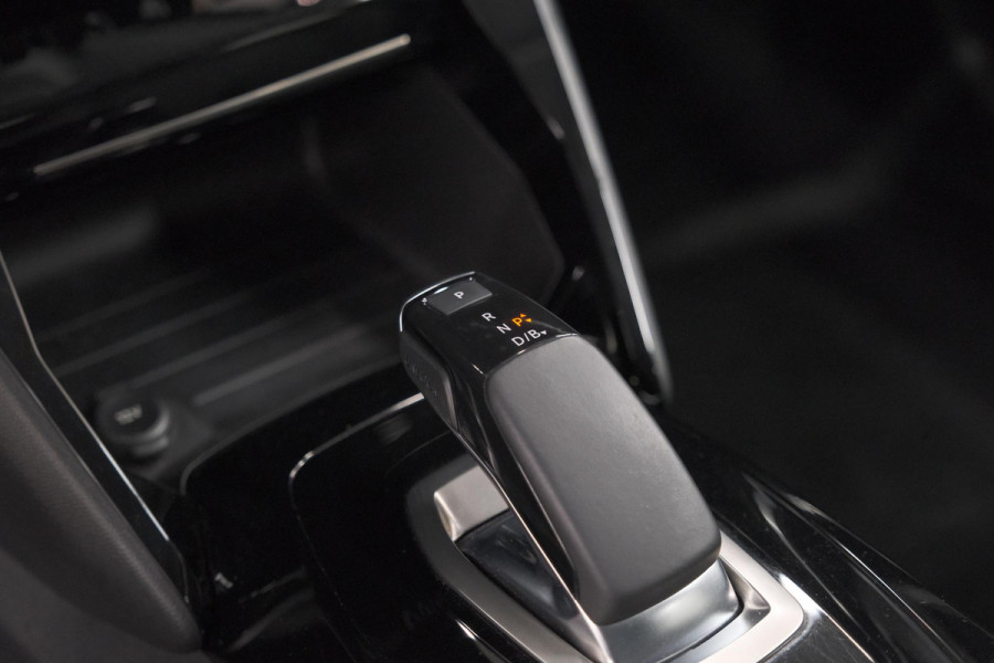 Peugeot e-208 EV Allure Pack 50 kWh | SOH 92% | Camera | Navigatie | Parkeersensoren | Keyless