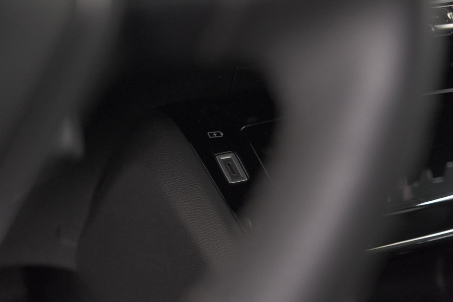 Peugeot e-208 EV Allure Pack 50 kWh | SOH 92% | Camera | Navigatie | Parkeersensoren | Keyless