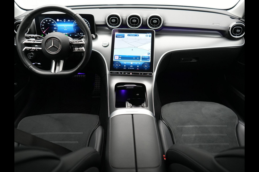 Mercedes-Benz C-Klasse Estate 300 e AMG Line PHEV 313pk Dealer O.H | Trekhaak Af Fabriek | Adaptive Cruise | Camera | Digital Light | Alcantara Sportstoelen Memory & Verwarmd | Keyless | Sfeerverlichting | Apple Carplay | Blis | DAB | 18"L.M | Plug In Hybrid