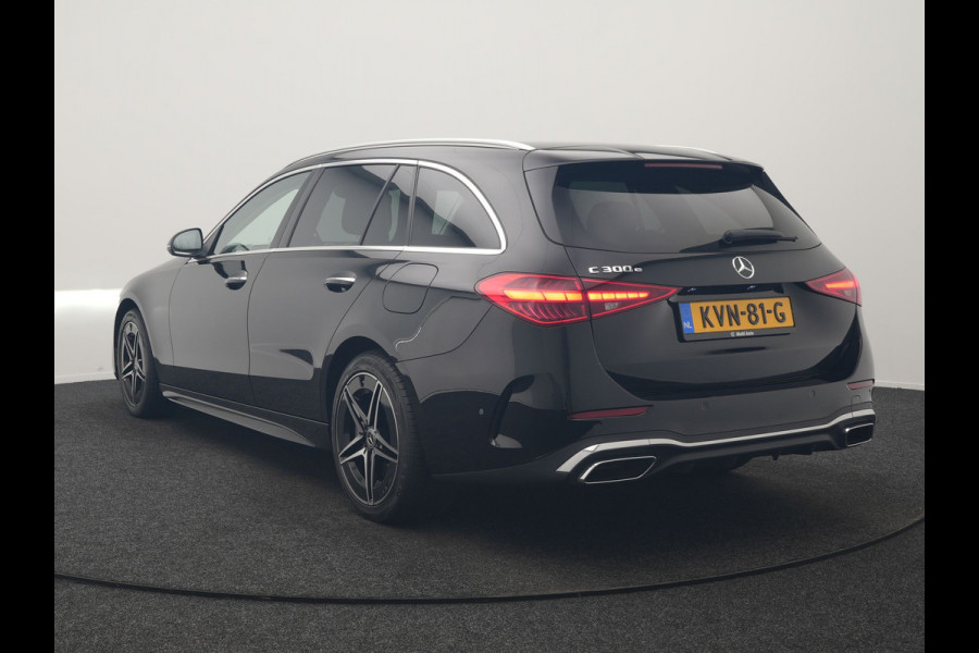 Mercedes-Benz C-Klasse Estate 300 e AMG Line PHEV 313pk Dealer O.H | Trekhaak Af Fabriek | Adaptive Cruise | Camera | Digital Light | Alcantara Sportstoelen Memory & Verwarmd | Keyless | Sfeerverlichting | Apple Carplay | Blis | DAB | 18"L.M | Plug In Hybrid