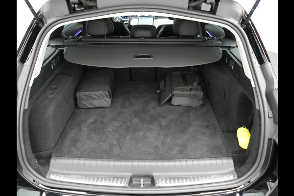 Mercedes-Benz C-Klasse Estate 300 e AMG Line PHEV 313pk Dealer O.H | Trekhaak Af Fabriek | Adaptive Cruise | Camera | Digital Light | Alcantara Sportstoelen Memory & Verwarmd | Keyless | Sfeerverlichting | Apple Carplay | Blis | DAB | 18"L.M | Plug In Hybrid
