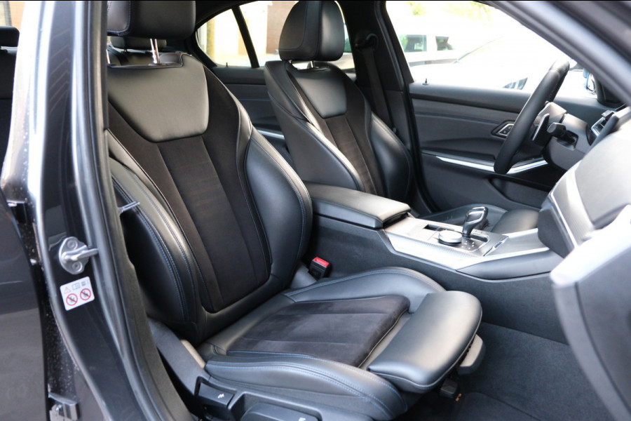BMW 3-serie 320d xDrive*PANO*M-Pakket*Carplay*Sfeerverlichting*Adaptive cruise*Stoelverwarming*Sportstoelen*