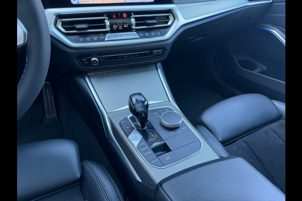BMW 3-serie 320d xDrive*PANO*M-Pakket*Carplay*Sfeerverlichting*Adaptive cruise*Stoelverwarming*Sportstoelen*
