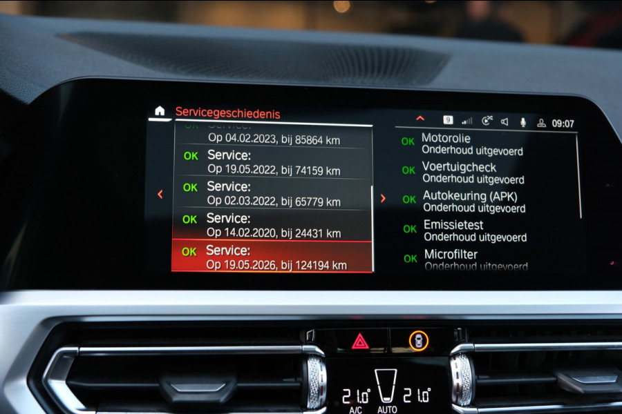 BMW 3-serie 320d xDrive*PANO*M-Pakket*Carplay*Sfeerverlichting*Adaptive cruise*Stoelverwarming*Sportstoelen*