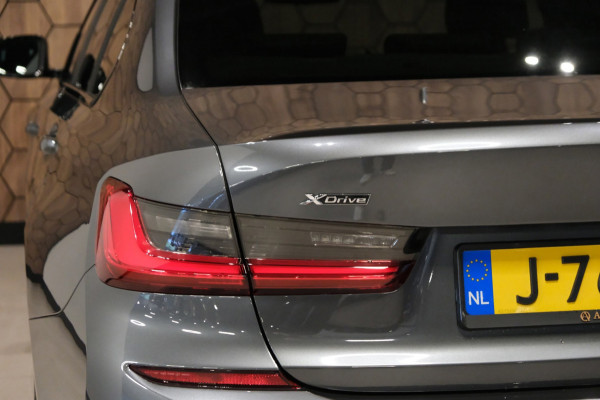 BMW 3-serie 320d xDrive*PANO*M-Pakket*Carplay*Sfeerverlichting*Adaptive cruise*Stoelverwarming*Sportstoelen*