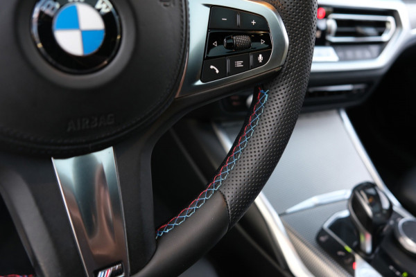 BMW 3-serie 320d xDrive*PANO*M-Pakket*Carplay*Sfeerverlichting*Adaptive cruise*Stoelverwarming*Sportstoelen*