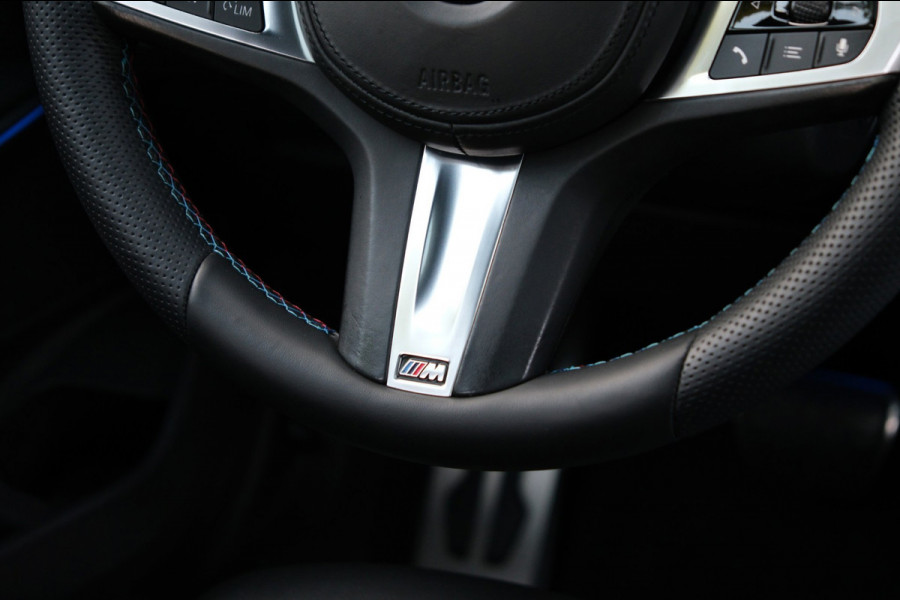 BMW 3-serie 320d xDrive*PANO*M-Pakket*Carplay*Sfeerverlichting*Adaptive cruise*Stoelverwarming*Sportstoelen*
