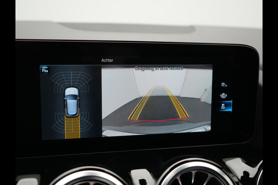 Mercedes-Benz EQA 250 Luxury Line 67 kWh 190pk Dealer O.H | Adaptive Cruise | Camera | Apple Carplay | Sportstoelen Verwarmd | Blis | Sfeerverlichting | DAB |  Navigatie | Virtual | 18"L.M