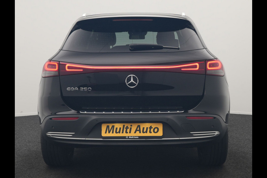 Mercedes-Benz EQA 250 Luxury Line 67 kWh 190pk Dealer O.H | Adaptive Cruise | Camera | Apple Carplay | Sportstoelen Verwarmd | Blis | Sfeerverlichting | DAB |  Navigatie | Virtual | 18"L.M