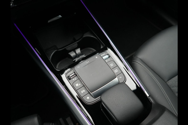 Mercedes-Benz EQA 250 Luxury Line 67 kWh 190pk Dealer O.H | Adaptive Cruise | Camera | Apple Carplay | Sportstoelen Verwarmd | Blis | Sfeerverlichting | DAB |  Navigatie | Virtual | 18"L.M