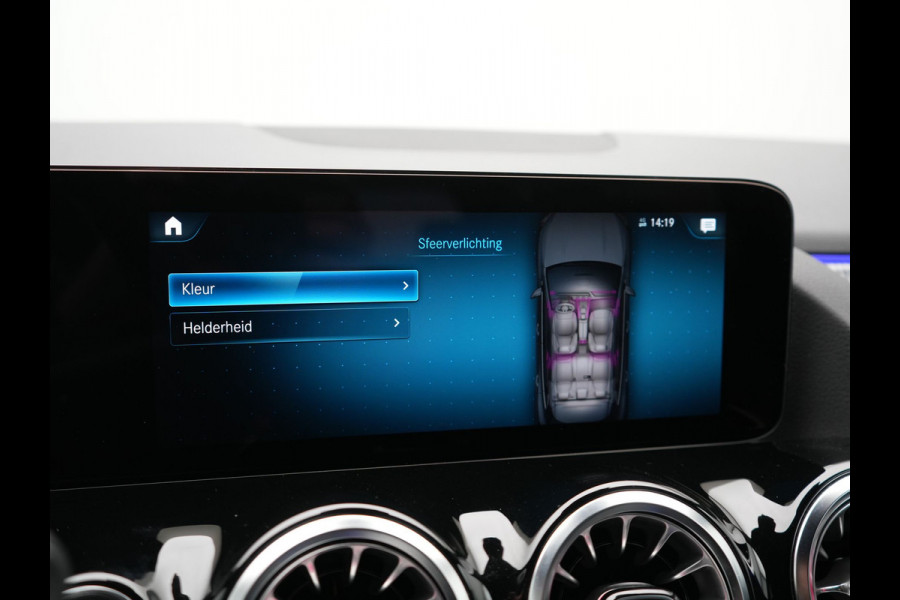 Mercedes-Benz EQA 250 Luxury Line 67 kWh 190pk Dealer O.H | Adaptive Cruise | Camera | Apple Carplay | Sportstoelen Verwarmd | Blis | Sfeerverlichting | DAB |  Navigatie | Virtual | 18"L.M