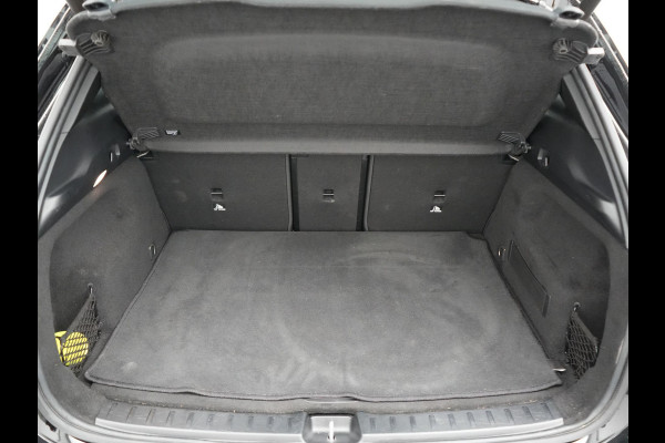 Mercedes-Benz EQA 250 Luxury Line 67 kWh 190pk Dealer O.H | Adaptive Cruise | Camera | Apple Carplay | Sportstoelen Verwarmd | Blis | Sfeerverlichting | DAB |  Navigatie | Virtual | 18"L.M