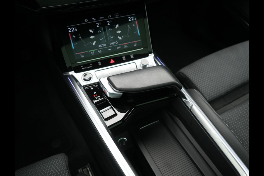 Audi e-tron Sportback 55 quattro S Line 95 kWh SOH 93,3% 408pk Dealer O.H | Trekhaak Afn. | Adaptive Cruise | Camera | Bang & Olufsen | Alcantara Sportstoelen Memory & Verwarmd | Keyless | Apple Carplay | BLIS | Navigatie | Virtual | DAB | 21"L.M |