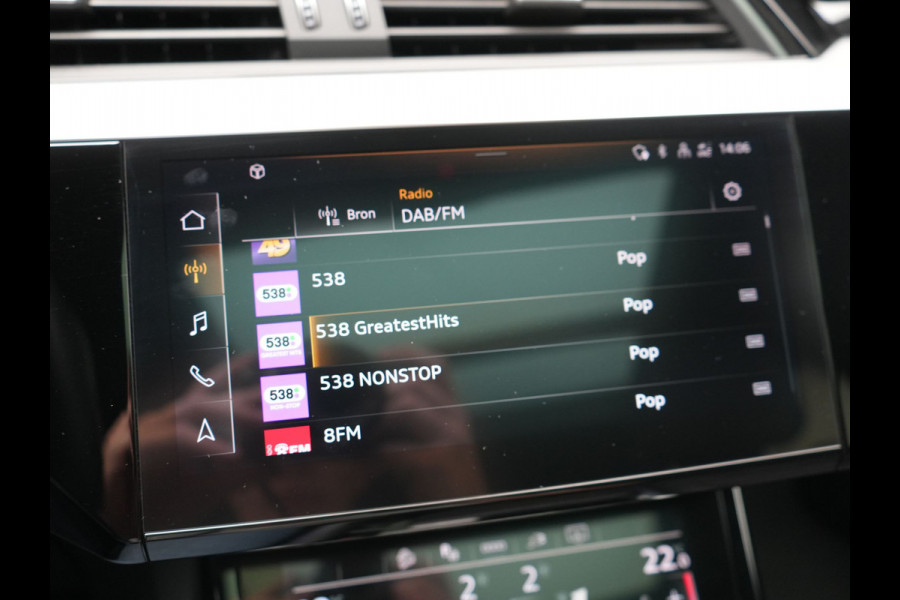 Audi e-tron Sportback 55 quattro S Line 95 kWh SOH 93,3% 408pk Dealer O.H | Trekhaak Afn. | Adaptive Cruise | Camera | Bang & Olufsen | Alcantara Sportstoelen Memory & Verwarmd | Keyless | Apple Carplay | BLIS | Navigatie | Virtual | DAB | 21"L.M |