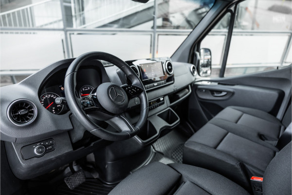 Mercedes-Benz Sprinter 317 1.9 CDI L2H2 | AMG | LED | CarPlay | Camera | Navigatie | Stoelverwarming | Cruise control | Dealer onderhouden | Lederen bekleding | Nieuwe APK | L2H2