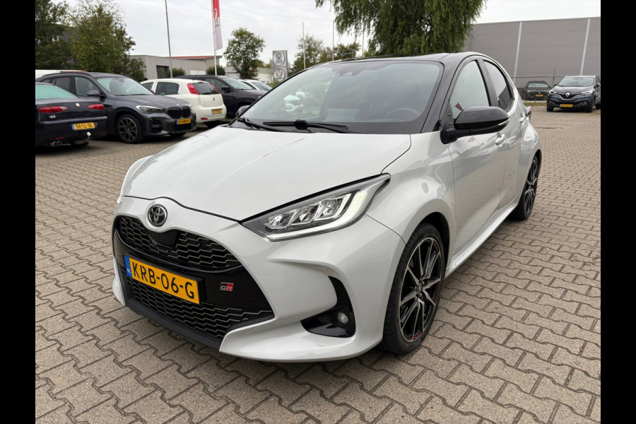 Toyota Yaris 1.5 Hybrid GR Sport Automaat (BOVAG/RIJKLAARPRIJS)