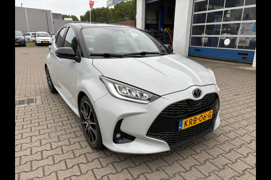 Toyota Yaris 1.5 Hybrid GR Sport Automaat (BOVAG/RIJKLAARPRIJS)