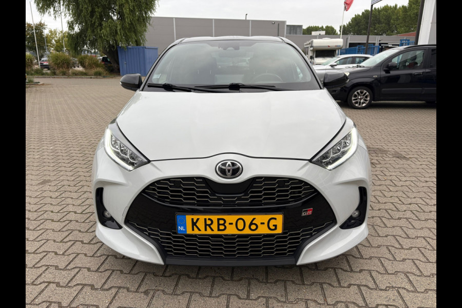 Toyota Yaris 1.5 Hybrid GR Sport Automaat (BOVAG/RIJKLAARPRIJS)