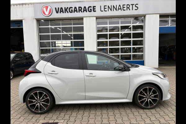 Toyota Yaris 1.5 Hybrid GR Sport Automaat (BOVAG/RIJKLAARPRIJS)