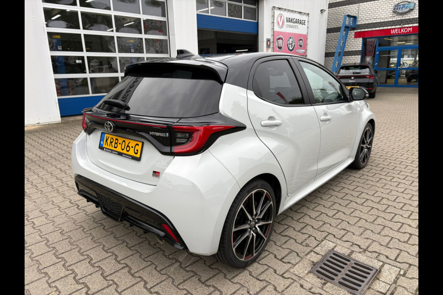 Toyota Yaris 1.5 Hybrid GR Sport Automaat (BOVAG/RIJKLAARPRIJS)