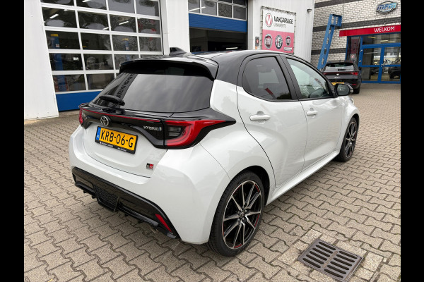 Toyota Yaris 1.5 Hybrid GR Sport Automaat (BOVAG/RIJKLAARPRIJS)