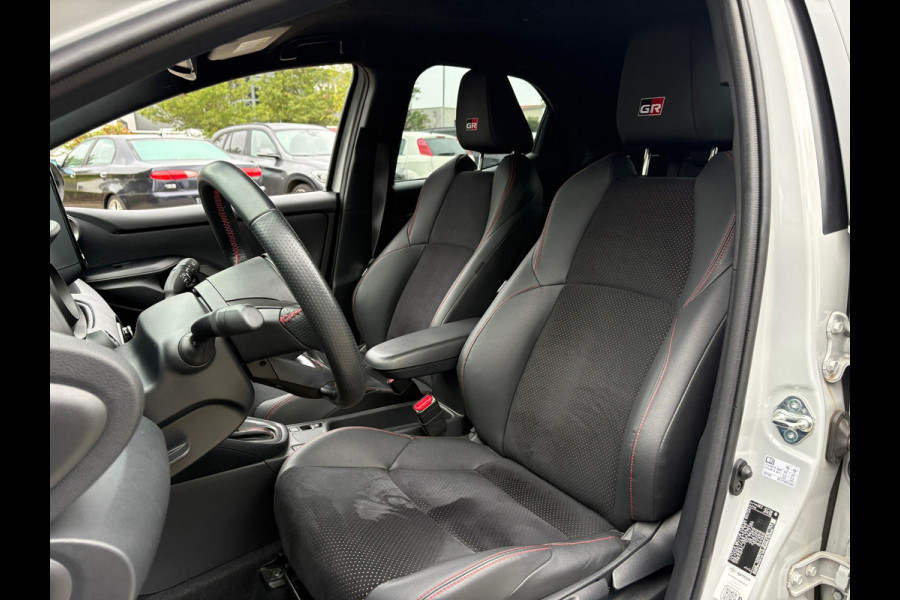 Toyota Yaris 1.5 Hybrid GR Sport Automaat (BOVAG/RIJKLAARPRIJS)
