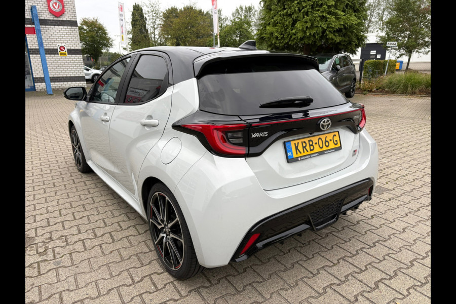 Toyota Yaris 1.5 Hybrid GR Sport Automaat (BOVAG/RIJKLAARPRIJS)