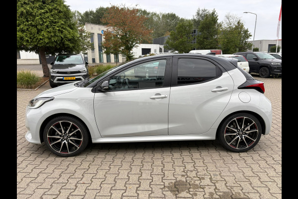 Toyota Yaris 1.5 Hybrid GR Sport Automaat (BOVAG/RIJKLAARPRIJS)