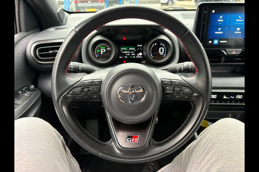 Toyota Yaris 1.5 Hybrid GR Sport Automaat (BOVAG/RIJKLAARPRIJS)