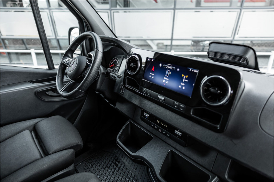 Mercedes-Benz Sprinter 317 1.9 CDI L2H2 | AMG | LED | CarPlay | Camera | Navigatie | Stoelverwarming | Cruise control | Dealer onderhouden | Lederen bekleding | Nieuwe APK | L2H2