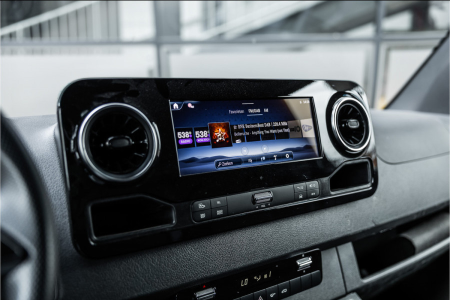 Mercedes-Benz Sprinter 317 1.9 CDI L2H2 | AMG | LED | CarPlay | Camera | Navigatie | Stoelverwarming | Cruise control | Dealer onderhouden | Lederen bekleding | Nieuwe APK | L2H2
