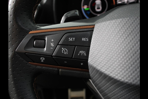 CUPRA Leon Sportstourer 1.4 e-Hybrid VZ 245 pk DSG Wegklapbare trekhaak Navigatie Apple CarPlay Android Auto Camera Parkeerhulp  Adaptive Cruise Control Dodehoekdetectie Stoel- en stuurverwarming Full Led Climate Control Lichtmetalen velgen
