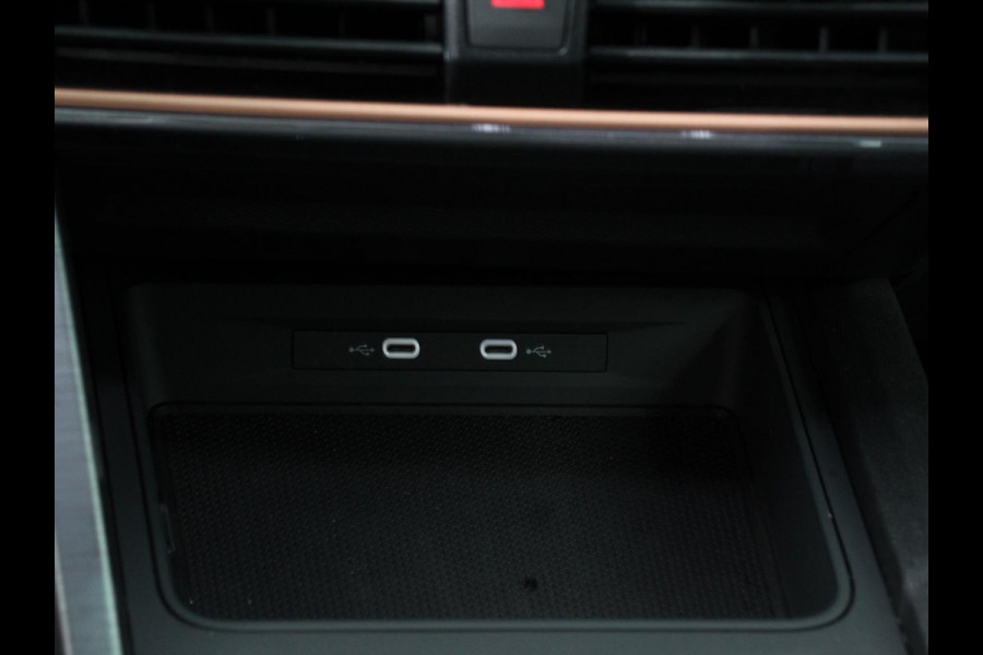CUPRA Leon Sportstourer 1.4 e-Hybrid VZ 245 pk DSG Wegklapbare trekhaak Navigatie Apple CarPlay Android Auto Camera Parkeerhulp  Adaptive Cruise Control Dodehoekdetectie Stoel- en stuurverwarming Full Led Climate Control Lichtmetalen velgen