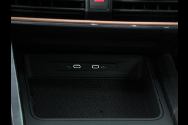 CUPRA Leon Sportstourer 1.4 e-Hybrid VZ 245 pk DSG Wegklapbare trekhaak Navigatie Apple CarPlay Android Auto Camera Parkeerhulp  Adaptive Cruise Control Dodehoekdetectie Stoel- en stuurverwarming Full Led Climate Control Lichtmetalen velgen