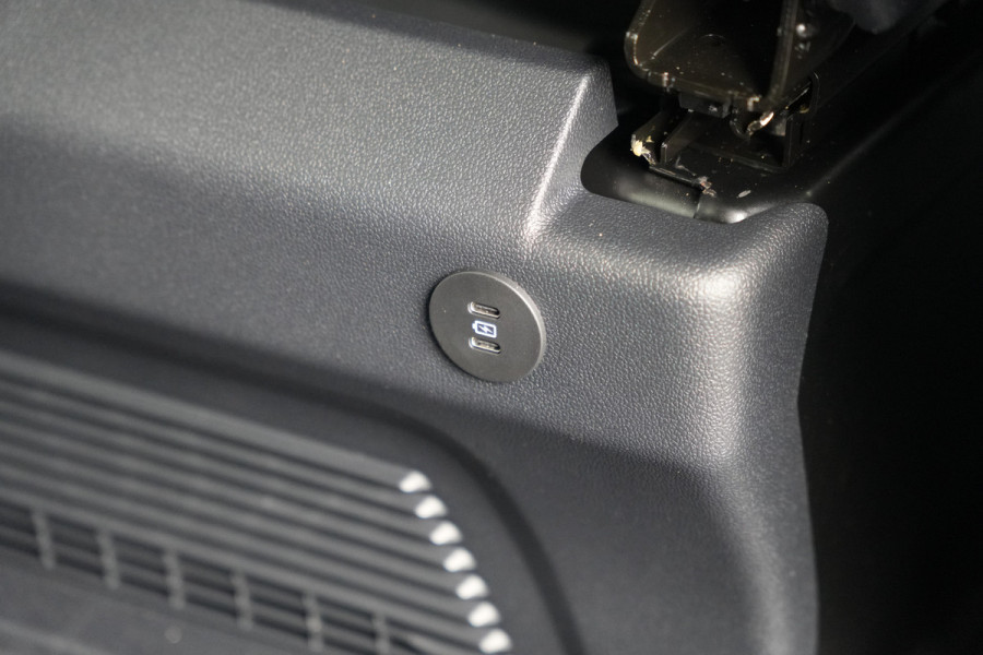 Ford Transit Custom 340 2.5 PHEV L2H1 Kombi Trend 9 zits - Navigatie - Privacy glass - Camera - Carplay - Cruise - Rijklaar