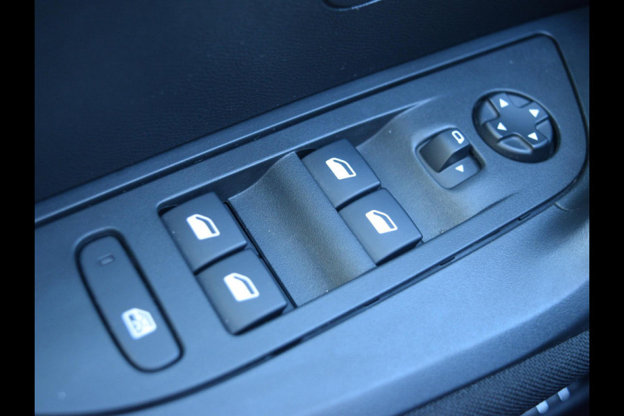 Peugeot e-2008 EV Active 50 kWh | CLIMATE CONTROL | PARKEERSENSOREN MET CAMRERA | CRUISE CONTROL |