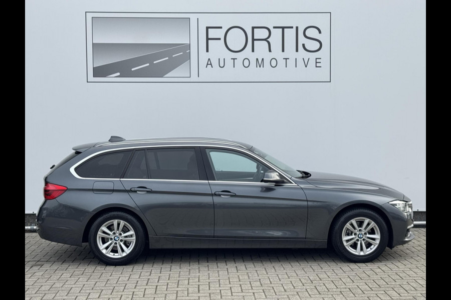 BMW 3 Serie Touring 318i Edition Luxury Line Purity Executive NL-AUTO | LEDER | STOELVERWARMING | NAVI