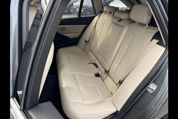 BMW 3 Serie Touring 318i Edition Luxury Line Purity Executive NL-AUTO | LEDER | STOELVERWARMING | NAVI