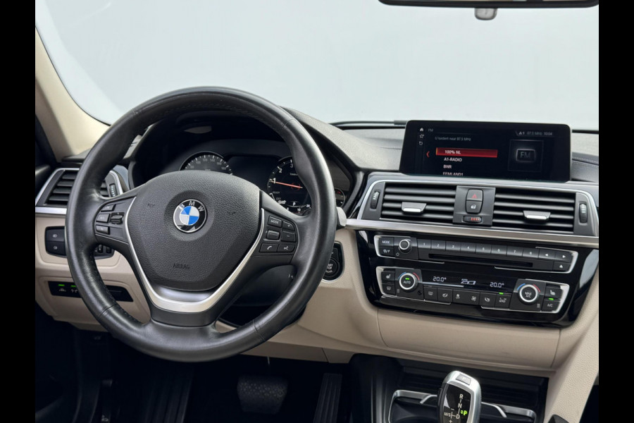 BMW 3 Serie Touring 318i Edition Luxury Line Purity Executive NL-AUTO | LEDER | STOELVERWARMING | NAVI