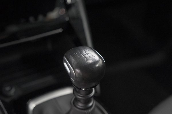 Peugeot 208 PureTech 100 Allure | Afneembare Trekhaak | Camera | Apple Carplay | Parkeersensoren