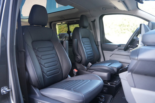 Ford Tourneo Custom 340 2.5 PHEV L2H1 Titanium X 232pk | ACC | Pano | B&O | Elek. schuifdeuren | 360 camera | Elek-Trekhaak | Prijs excl. BTW